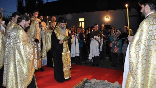 Moment de la slujba punerii pietrei de temelie